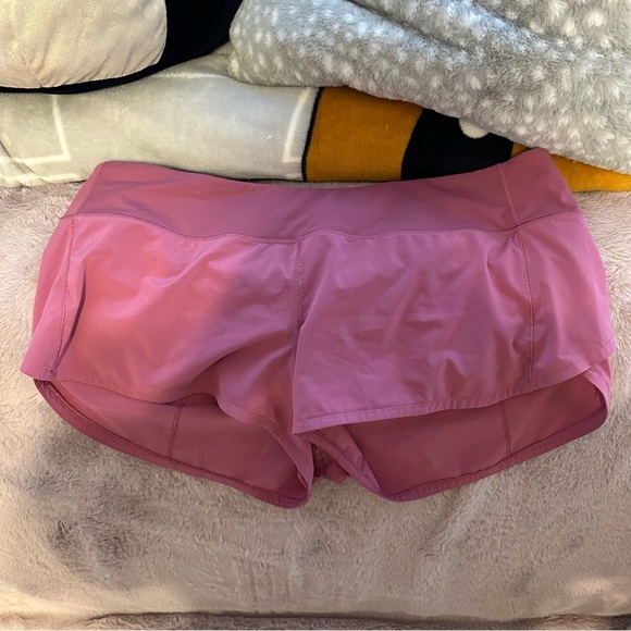 FLAWED Speed Up Low Rise Shorts From Lululemon in Dusty Velvet - Picture 1 of 6